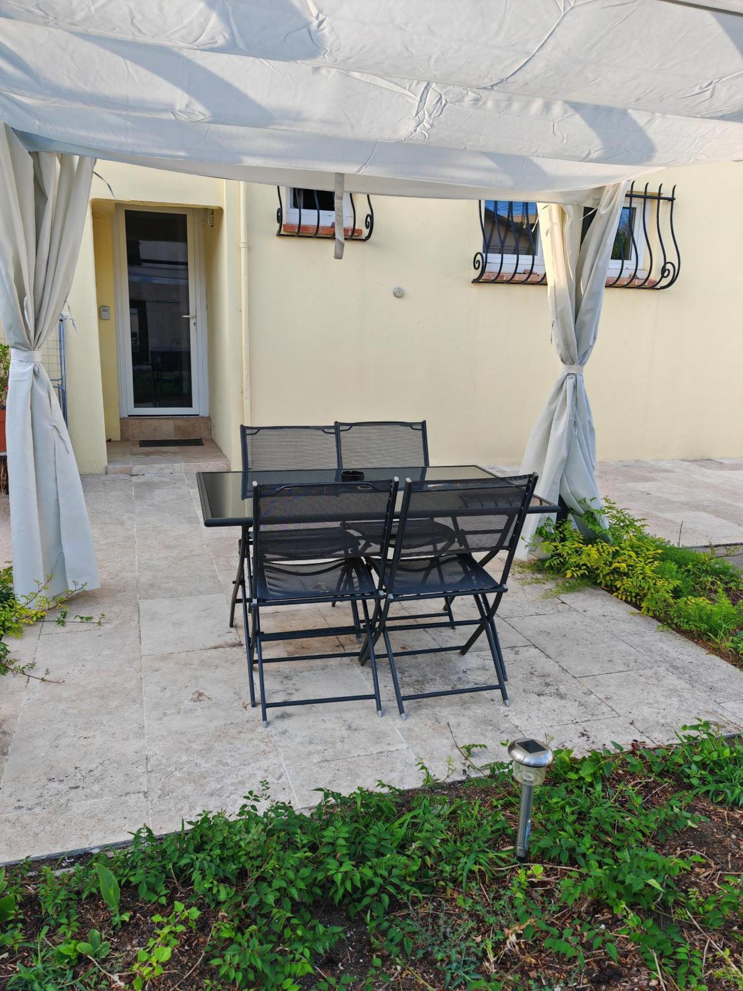 Appartement Climatise Golfe-Juan Plage Vallauris Szoba fotó